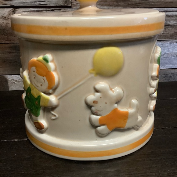 Vintage Poppytrail Cookie Jar Canister w/ Lid by Metlox Children Kids Playing - Picture 2 of 7